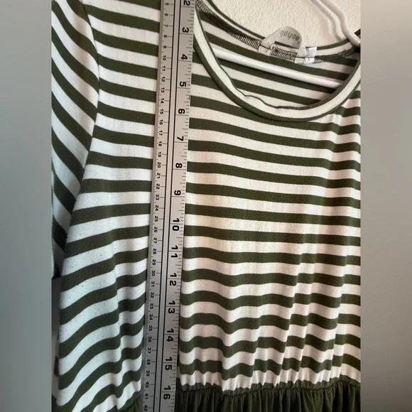 Chic Forest Stripes & Olive Sway – Vidarton XL Midi Dress w/ Pockets 🌿Preloved - Picture 8 of 12